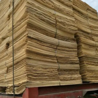 大量供应优质杨木板皮，1.27*0.64米，厚度1.7-3毫米，厚度质量不一样，价格不同！