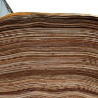 本厂生产加工桉木木皮，规格127*63厘米